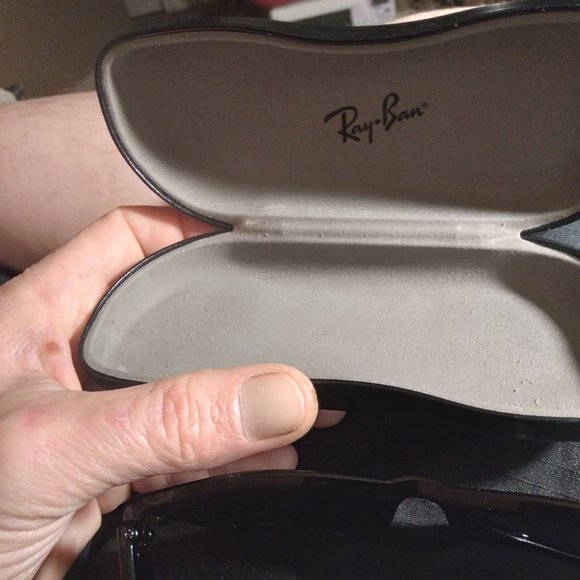 Ray-Ban RB2140 Original Wayfarer Classic Sunglasses with Black Frames - Picture 9 of 10